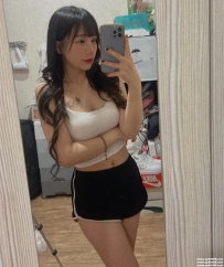 高挑正妹：曉彤167.C.49.23歲 身高167cm的高挑尤物 腿長到讓人目不轉睛
