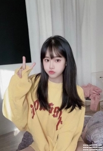 台中學生妹:嬋嬋 157cm C杯 44kg 19歲 粉嫩穴緊多汁 #第一次下海