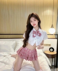 台中高顔值學生妹：小雲 161 B+ 20歲 喜歡玩角色扮演 喜歡玩角色扮演的哥哥們嘗試一下