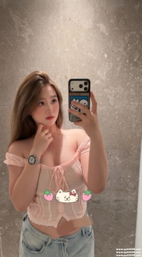 甜點店店員：芷涵161.D.50.25歲 肉感的身材很好撞 外貌相處都超甜的