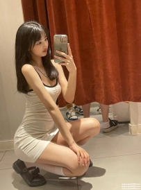 台中在校學生妹：小玥 162 45 C 20歲 粉嫩小穴緊實很 有女友fu