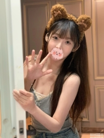 高雄熱推妹：小護 162cm 22歲 B奶 44kg 純潔甜美 ，她將用溫柔治愈你的心，帶給你暖心