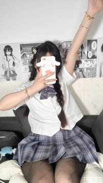 幼齒高中生：諾諾 158.42.C.18歲 清純健談 嬌小可愛 內裝超粉嫩 聲音清脆 超有fu