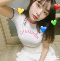 台南學生妹：小莉158 C 44 20歲 清純 氣質 甜美臉蛋 熱心服務