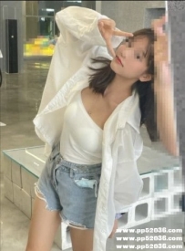 台中熱推茶：小麥 158.C+.21歲 外表清秀白皙 漂亮 小女友fu 還會主動邀請你一起洗澡