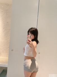 新竹熱推妹：悅悅 158cm.45kg.C.21歲 甜品店正妹 粉嫩乳頭 腰細