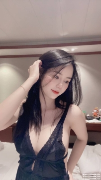 高雄性感人妻：美果 163 D 47 28歲 外貌型 氣質高雅的外表 回沖率很高噢