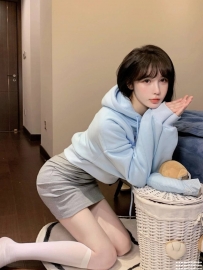 台中高顔值正妹：點點 162cm C奶 45kg 22歲 外貌超優質 身材瘦