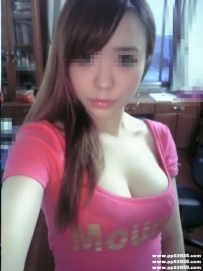 台南極品人妻：玫瑰 165-D-48-27歲 感性火辣 配合度高敢玩敢秀