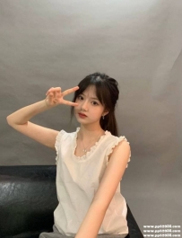 高雄學生妹：彩月155-C-19歲 健談係 顏值可愛蘿莉 一線美鮑魚