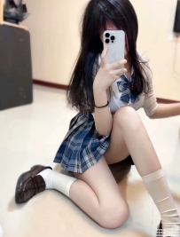 台北幼齒蘿莉茶：小湘 152 42 C 18歲 可愛鄰家女孩 小隻馬 瘦 年僅18歲青春肉體 很爽