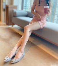 台中熱推正妹：茉茉 160-C-25歲 纖細美腿 主動 熱情 身材絕配