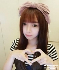 小媛157cm.Ccup.19歲 內裝粉紅喔 可愛甜美的臉蛋 粉嫩小穴緊實