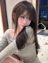 調皮可愛小女生：巧希158.C+.45.20歲 女友十足誘惑