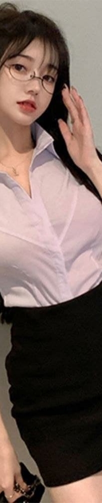 素怡 163.C+.42.24歲 #美女家教來拉! 穿着性感火辣 淫蕩夠騷