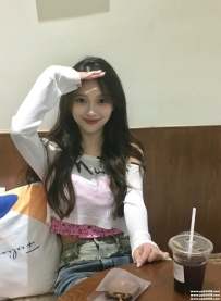 大學生兼職：貓貓162/B/45/23歲 吹功很讚 配合度很高 毛少穴緊水多 超級敏感