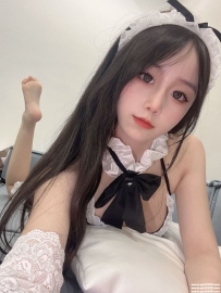 台中在校學生妹-夏天 157.C.45.20歲 皮膚白嫩嫩 甜美氣質 粉嫩的美胸 美穴 第一次下海