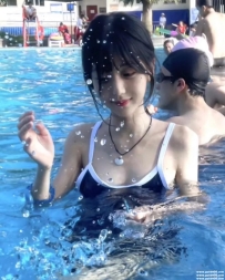 台北清純學生：小漫 157 C 42 19歲 清純小可愛 身材嬌小好控 態度超優懂得配合