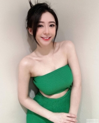 台中氣質大奶茶：小野 163.E.47.26歲 白皙大奶氣質妹 白嫩肌膚