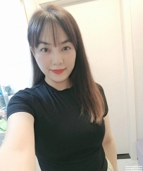 大奶寂寞人妻：玥兒163.D.48.35歲 肥肥的鮑魚水多耐幹 大奶搖的很厲害 動作很饑渴