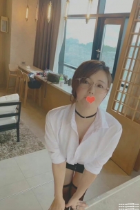 高雄性感OL：燕子165-D-28歲 性感淫蕩OL 夠騷 超級會玩 夠主動