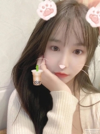 台北新妹：小嘴 156 C 43 19歲 剛滿19歲不久 第一次下海