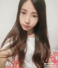 高雄學生妹：溫溫 157cm 42 C奶 19Y 清純 可愛小隻第一次下海