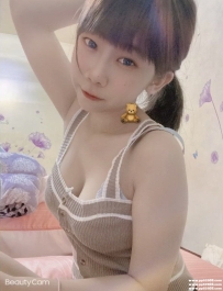 高雄嬌小學生妹：小蝶 158 D 45 21歲 超嫩學生！嬌小可愛 活潑好動小調皮 喜歡吃棒棒