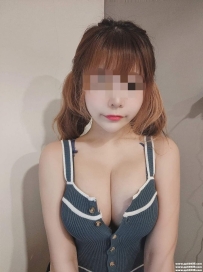 台中童顏巨乳：咪咪 158 E+ 46 20歲 清新可愛 青澀臉蛋配迷人電眼好萌 初次報班😋