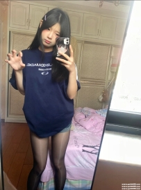 嬌小學生妹：小可愛 152 C 45 19歲 叛逆期的小可愛 來個哥哥好好代替她的爸媽懲罰她!
