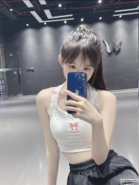 高雄甜美學生：樂樂 160 44 B 20歲 外型非常甜美 很粉嫩 苗條 身嬌體柔好操作