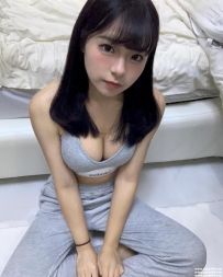 台中口碑妹：雲朵 160 D 46 22歲 清純 身材性感火辣 絕對能讓喜愛大奶的客人滿意