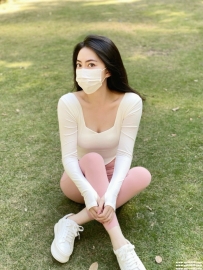 台中美腿正妹：可蘇 162 C 47 24歲 陽光外向的活潑正妹 熱愛運動體力超讚 嫩穴多汁 可
