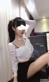 台北美腿正妹：寒月 166 大C 45 21歲 性慾很強 又白又嫩 外貌很好看哦！服務也超讚的