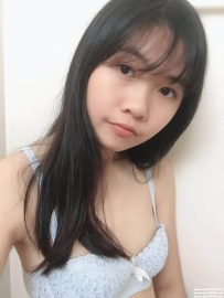 台中學生妹：可鈴 155cm.45kg.C奶.19歲 外貌清純 嬌小 沒有刺青