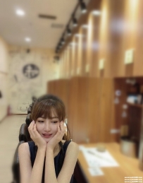 台中長腿系正妹：豆芽 165cm 47kg C奶 25歲 高挑美腿 清純漂亮