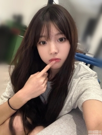 #暑假學生妹：七月 158.44.C.19歲 清秀甜美 皮膚白皙 嬌小身材纖細 萌萌噠性格可愛