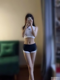 台中美腿正妹：姝姝 162cm C 21歲 嬌小身材適合玩火車便當 性經驗少 下面很緊 好調教