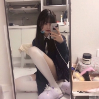 台北美腿學生：芷萱 157 B 42 19歲 嬌小玲瓏的可愛小女孩 粉紅內裝 乳頭小巧可愛