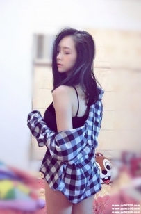 台中大奶秘書：欣蕾164-D-26歲 床上敢玩敢秀可配合角色扮演