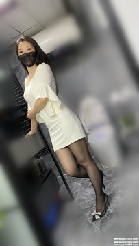 台北外送淫蕩人妻：伊彤 160.50.C.30歲 寂寞的夜裏需要人陪伴 想要感受偷吃的快感  這