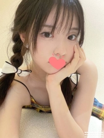 台中幼齒學生妹-多多 157 42 B 20歲 甜美 白皙 可愛學生妹 喜歡親親 深情舌吻 品鮑 不