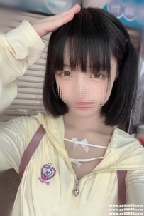 台北嬌小學生妹：星兒 155 B 40 19歲 學生妹 嬌小 卡哇伊 會夾 很耐操 重點配合度愛玩