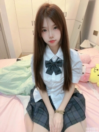 高雄外約幼齒學生：吉祥 155 B 43 20歲 嬌小幼齒可愛的一個學生妹 口技很讚 妹玩得尺
