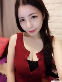 高雄大奶妹：小雨 165cm.E奶.25歲 #身材火辣完美E杯內衣櫃姐