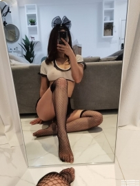 高雄美腿茶：文文 165cm C奶 23歲 外貌清秀 高挑好身材 夠騷