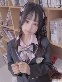 台北幼齒小蘿莉：洋洋 156cm 小C奶 43kg 20歲 乳頭和小穴敲粉嫩