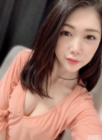 台中外送茶：秋秋 163cm C+奶 28歲 知性小女人  個性很好 悶騷  貼心會玩  床上會撩