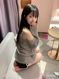 台中推薦：小景156 42 B+~C 20歲 十分嬌小巧態 清純 五官細緻可愛 像個充滿活力的精靈