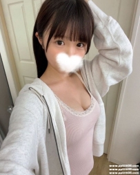 高雄外約叫小姐：素素 158 C 45 21歲 嬌小甜美外貌 身材好 白皙緊緻的肌膚 給人滿滿的